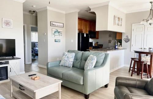Long Beach House | 148 Beau Clair - Beachside Townhome with Pool in Long Beach