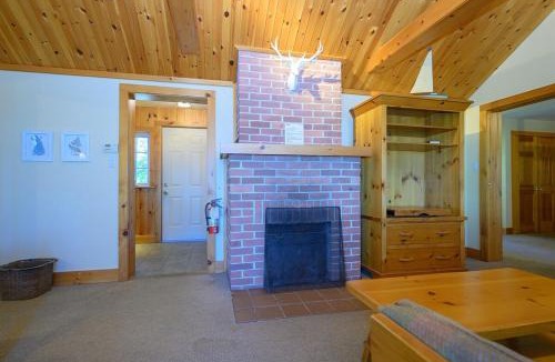 Georgina Ski Chalet | 148 Divot Simcoe Cottage private Beach, Kayak