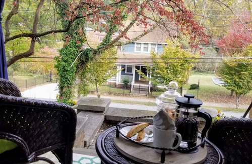 Morningside-Lenox Park Cottage | 149 m² Cottage ∙ 2 bedrooms ∙ 7 guests