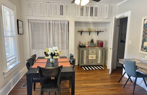 Morningside-Lenox Park Cottage | 149 m² Cottage ∙ 2 bedrooms ∙ 7 guests