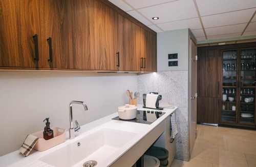 Contigny Cottage | 14th Century Authentic Charm with WiFi and Parking in Contigny