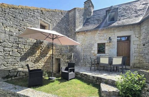 Borreze Cottage | 14th Century House with WiFi and Pets Allowed near Sarlat