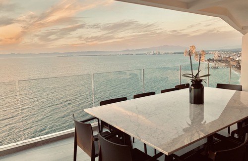 South Shore Hotel Area Apartment | 14TH FLOOR APTM, INDAH BY SAYAN: SPECTACULAR VIEWS!