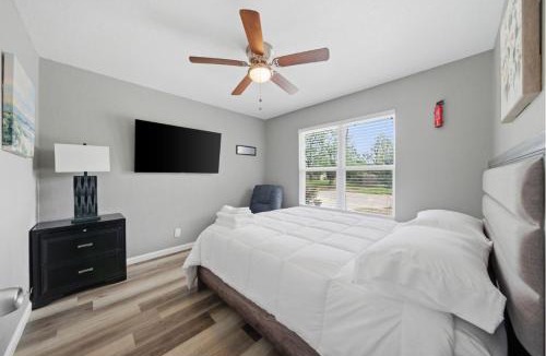 Leon Valley House | 15 bedroom Mega stay