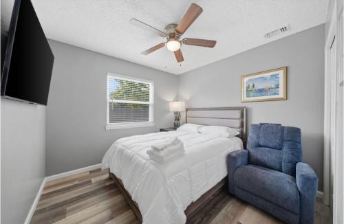 Leon Valley House | 15 bedroom Mega stay