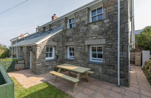 Pendeen House | 15 Boscaswell Downs