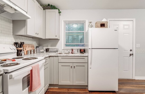Belvedere Park House | 15 Mi to Dtwn Atlanta: Home w/In-Unit Laundry