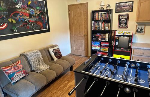 Cairo House | 15 miles to Windham Mountain ! King Bed, Game Room, OutDoor Patio