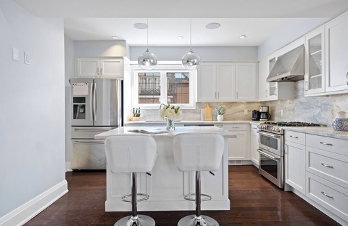 East York House | 15 Min to Downtown | Games Room | Private Parking | Private Backyard