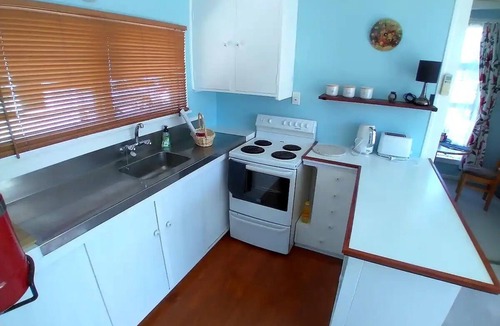 Wakanui Cottage | 15 mins from Ashburton, cosy seaside cottage.
