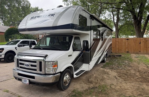 Independence House | 15 Minutes From MAJOR INTERNATIONAL SPORTING EVENT Events Full RV Fixed location.