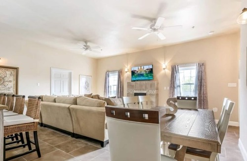 Faubourg Lafayette Condo | 15% OFF Monthly |10% OFF Weekly- Private 4BR Condo steps from St Charles Ave