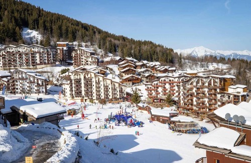 La Perriere Apartment | 150m from resort center, 5th floor, balcony, ski locker, 41m², La Tania