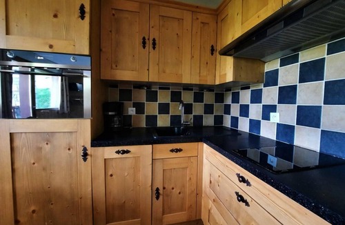 Les Menuires Apartment | 150m from shops, floor -1, balcony, tv, ski locker, 47m², Les Menuires