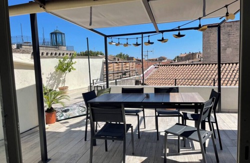 Avignon City Centre Apartment | 150m2 duplex loft with huge terrace and jacuzzi in the heart of Avignon