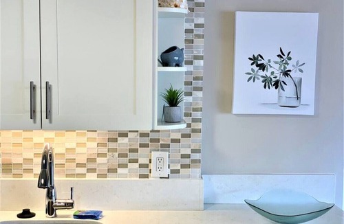 Waikiki Apartment | 1519 · Ilikai Collection # 9. Beachfront Resort, upgraded