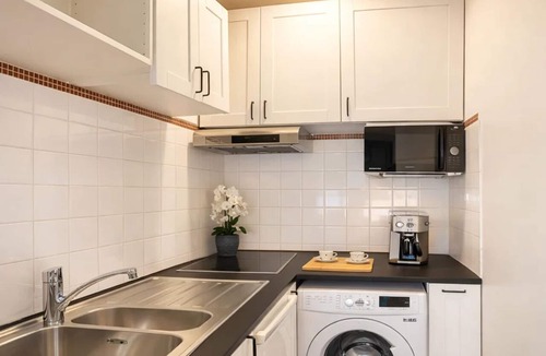 11th Arrondissement Apartment | 1565 Pétion