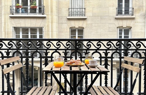Saint-Merri Apartment | 1567 Platre