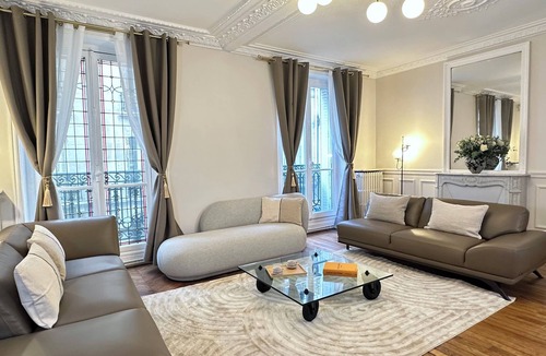 Saint-Merri Apartment | 1567 Platre