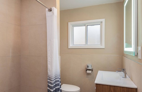 Lake Delton Hotel | #16-17 Completely Redone Studio w/kitchen