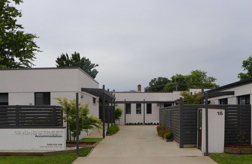 Myrtleford House | 16 KING STREET - Townhouse 2 of 3