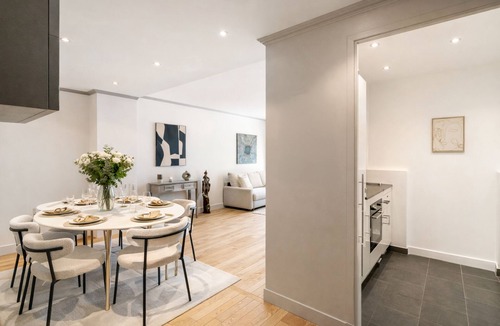 Necker Apartment | 1600 Lecourbe