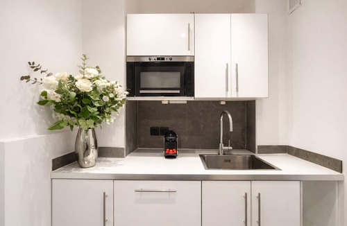 Necker Apartment | 1600 Lecourbe