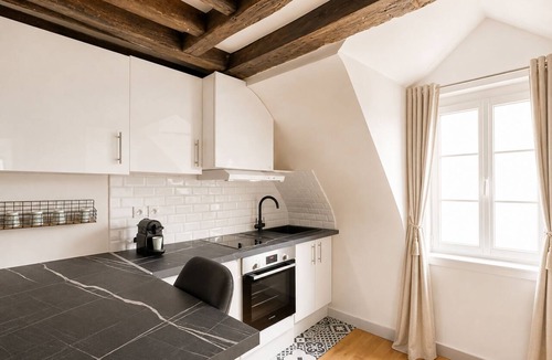 Quartier de Rochechouart Apartment | 1612 Choron