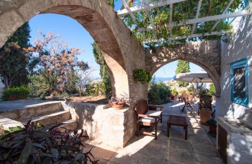 idhra Villa | 1620 Historical Stone Manor