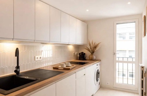 Arsenal Apartment | 1622 Saint-Paul