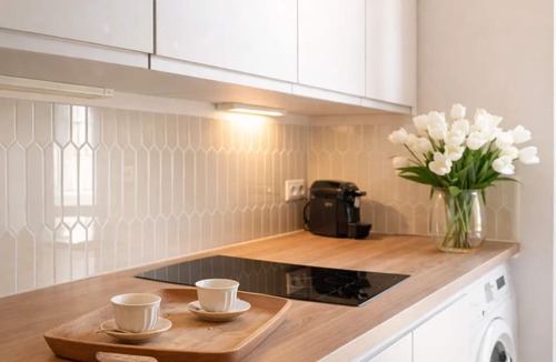 Arsenal Apartment | 1622 Saint-Paul