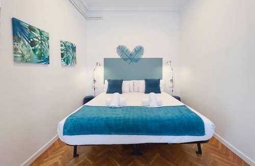 Dreta de l'Eixample Apartment | 163 m² Apartment ∙ 4 bedrooms ∙ 12 guests