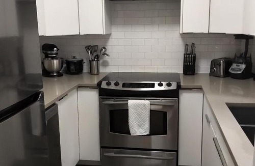 Grandview-Woodland Apartment | 1645 East 5th Ave