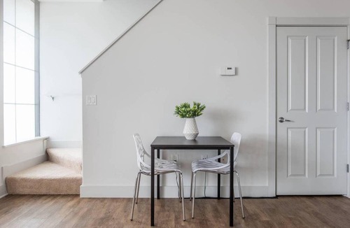 Historic Third Ward Apartment | 168 m² Apartment ∙ 2 bedrooms ∙ 4 guests