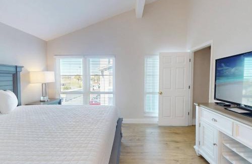 Madeira Beach House | 169-E - Madeira Beach Yacht Club