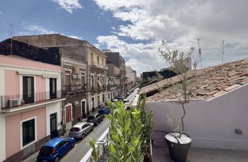 Picanello-Ognina-Barriera-Canalicchio Apartment | 169Home - Central Comfort by the Coast