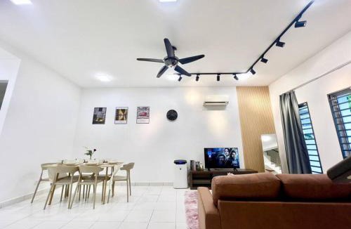 Shah Alam House | 16Pax House Landed Setia Alam Mall SCCC Wi-Fi TV