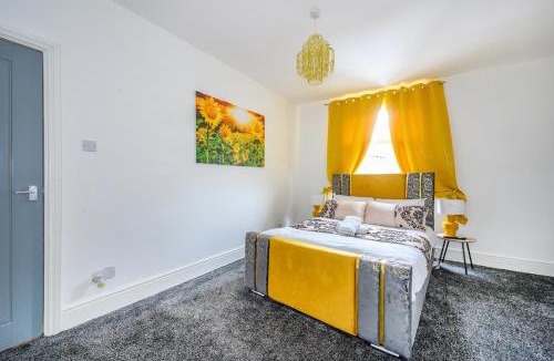 Leeds House | 16PT4 - Decompressing & Unwinding Armley Stay