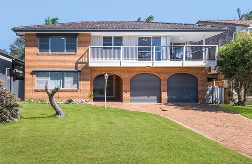 Bonny Hills House | 17 Jordan Avenue