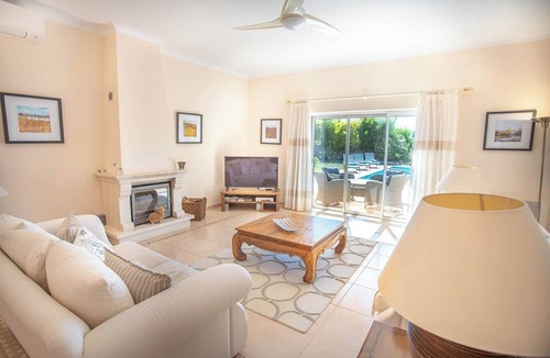 Estombar Villa | 174 Gramacho Immaculately Presented Villa With Pool Heating