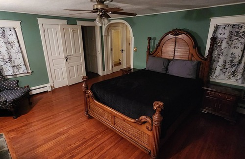 Gettysburg Cabin | 1798 historic log cabin and 3 acres in Gettysburg you can rent privately.