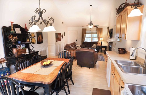 Taylorsville House | #18 Kentucky Sunrise - Lakefront Home with spacuios patio and Hot Tub