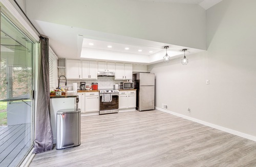 Church Street Cottage | 18 Mi to Dtwn Atlanta: Pet-friendly Home w/Yard!