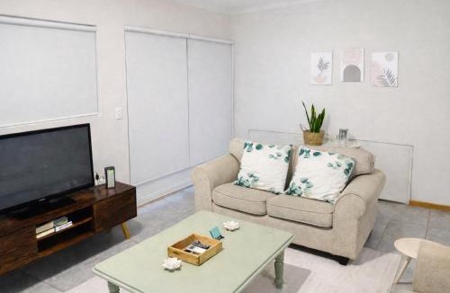 Bloemfontein Apartment | 18 on Basil