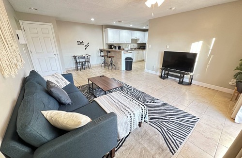 Franklin Apartment | 18 Woven Dreams Retreat