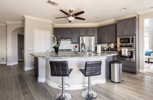 Temecula House | 180-degree mountain views from heated spa to overlook the exquisite golf course.