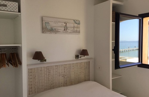 La Croix-Valmer Apartment | 180° SEAFRONT APARTMENT WITH BALCONY - EXCEPTIONAL!