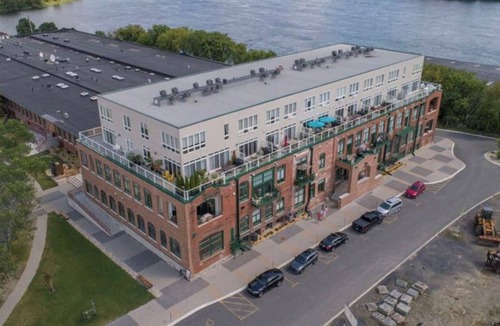 Cornwall Condo | 1800 sq ft 2 storey penthouse on the river