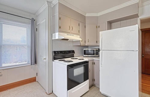 Hershey House | 1800 sq ft Hershey House (3 floors)