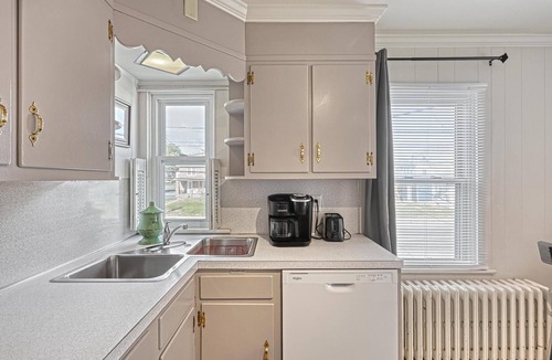 Hershey House | 1800 sq ft Hershey House (3 floors)